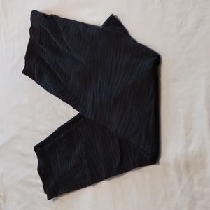 Woman's Leggings/Tights By Mix & Co. Size: L/XL Color: Black & Dark Grey